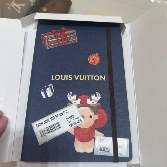 Louis Vuitton Holiday Vivienne Notebook 2025 - Picture 2 of 4